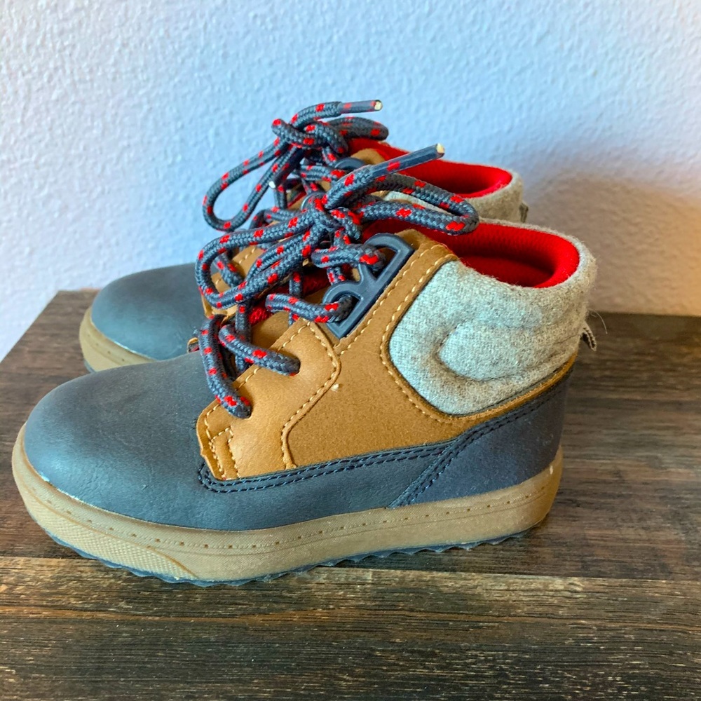 Boys shoes bundle size 7